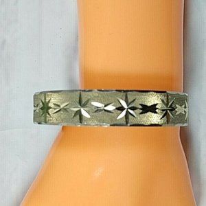 Vtg Diamond Cut Bangle Bracelet Star Etched Goldtone Texture Beveled Edge Hinged